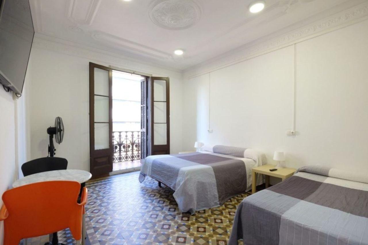 Lenin Hostel Barcelona Zewnętrze zdjęcie