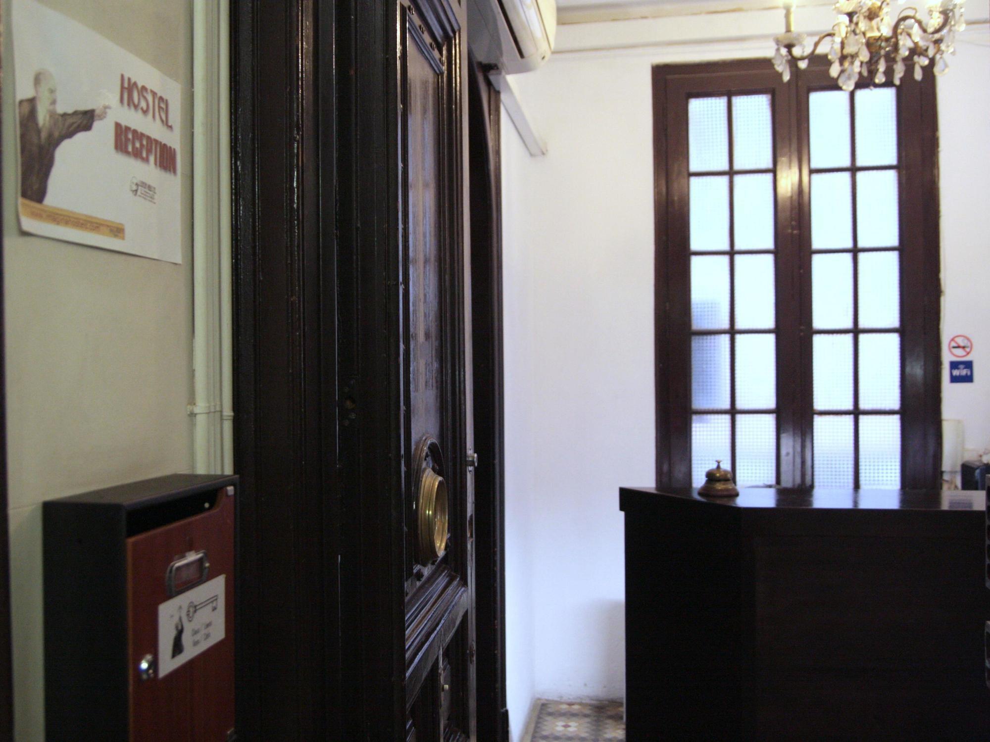Lenin Hostel Barcelona Zewnętrze zdjęcie