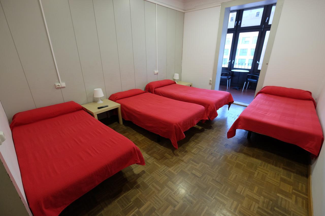 Lenin Hostel Barcelona Zewnętrze zdjęcie