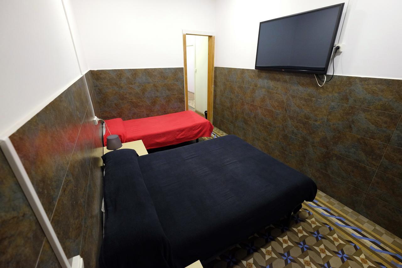 Lenin Hostel Barcelona Zewnętrze zdjęcie