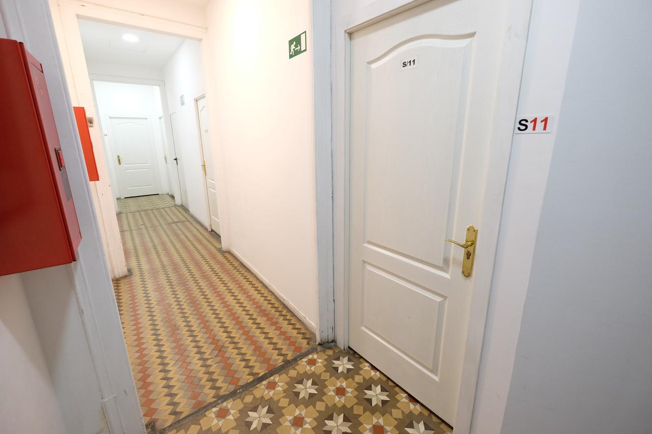 Lenin Hostel Barcelona Zewnętrze zdjęcie