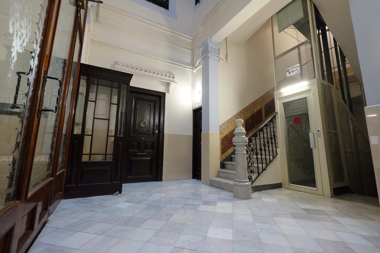 Lenin Hostel Barcelona Zewnętrze zdjęcie