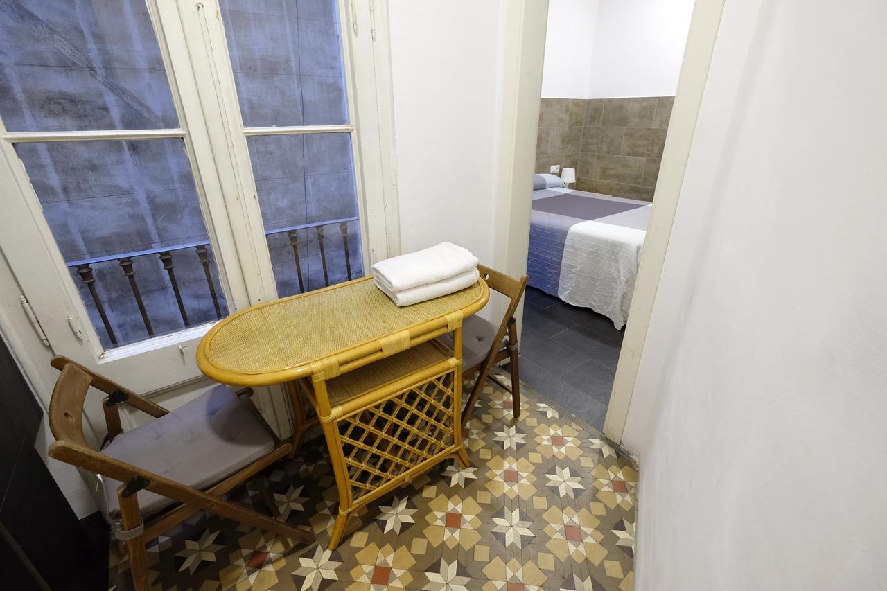 Lenin Hostel Barcelona Zewnętrze zdjęcie