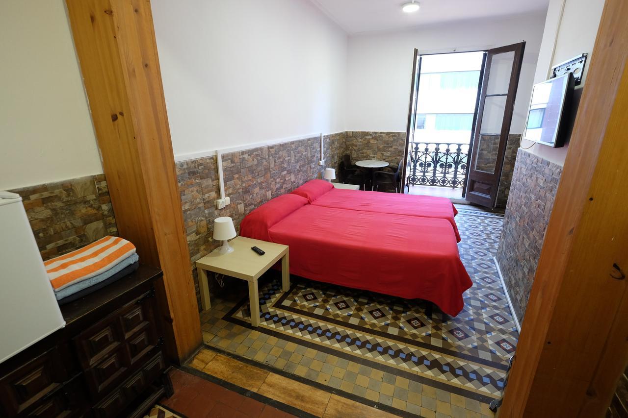 Lenin Hostel Barcelona Zewnętrze zdjęcie