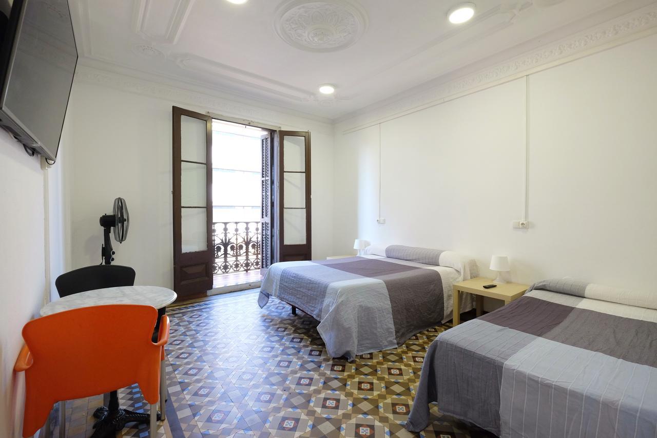 Lenin Hostel Barcelona Zewnętrze zdjęcie