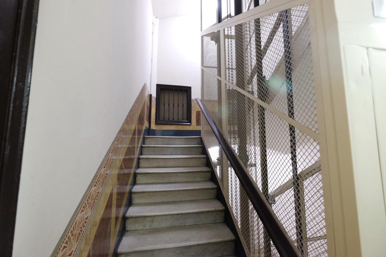Lenin Hostel Barcelona Zewnętrze zdjęcie