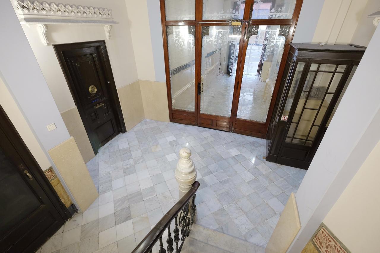 Lenin Hostel Barcelona Zewnętrze zdjęcie