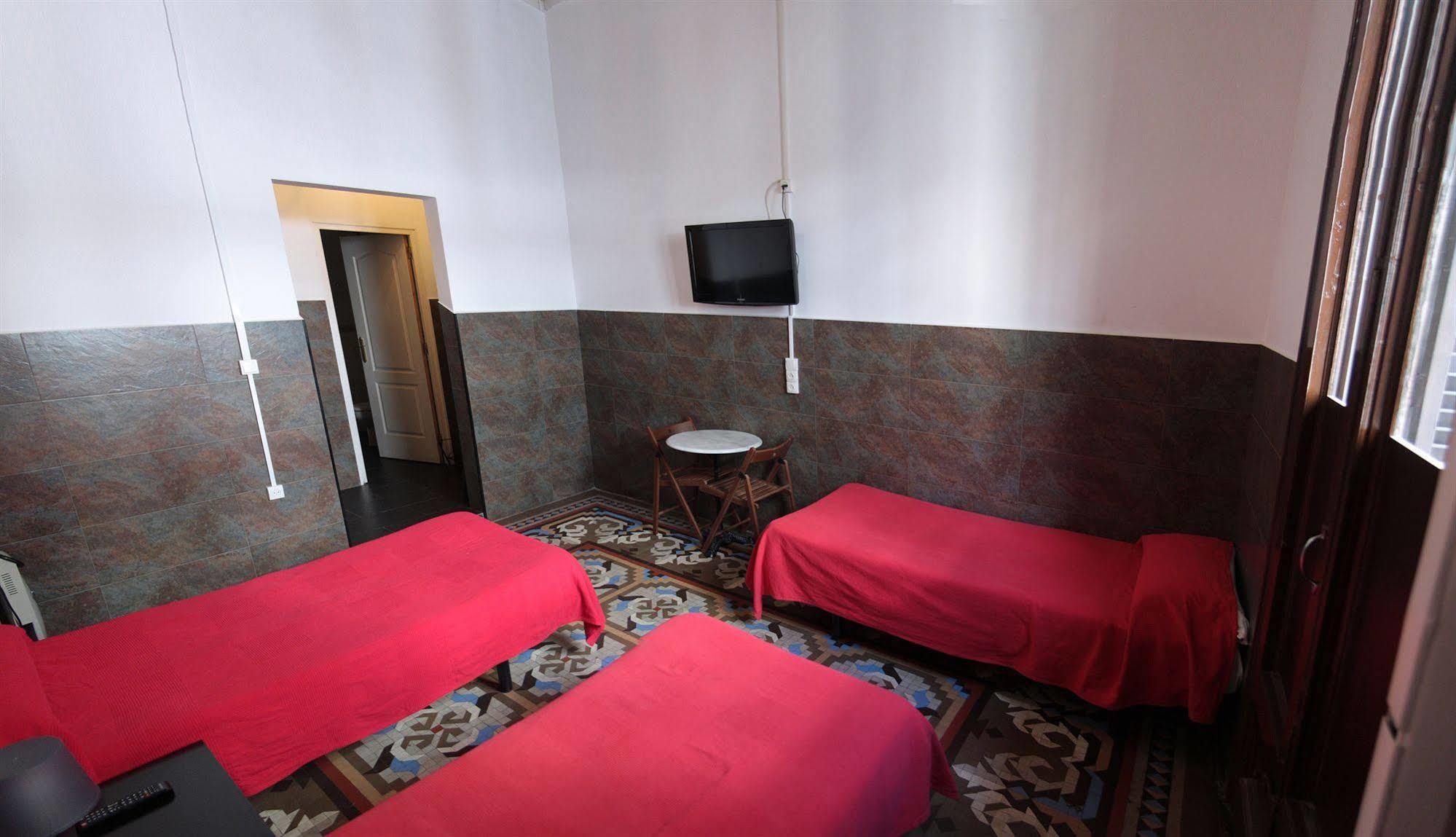 Lenin Hostel Barcelona Zewnętrze zdjęcie